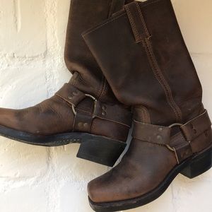 Frye Boots Women’s size 6